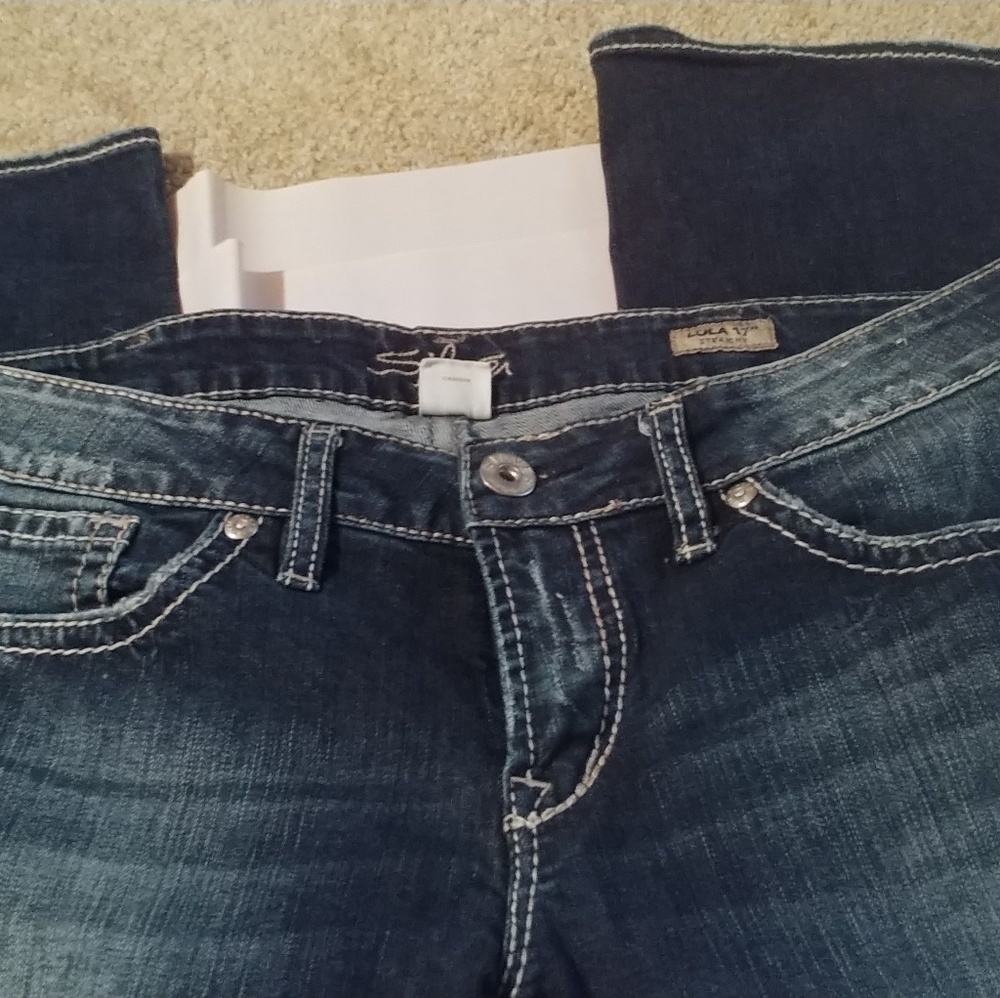 Silver jeans 32"w 31"L Lola straight.